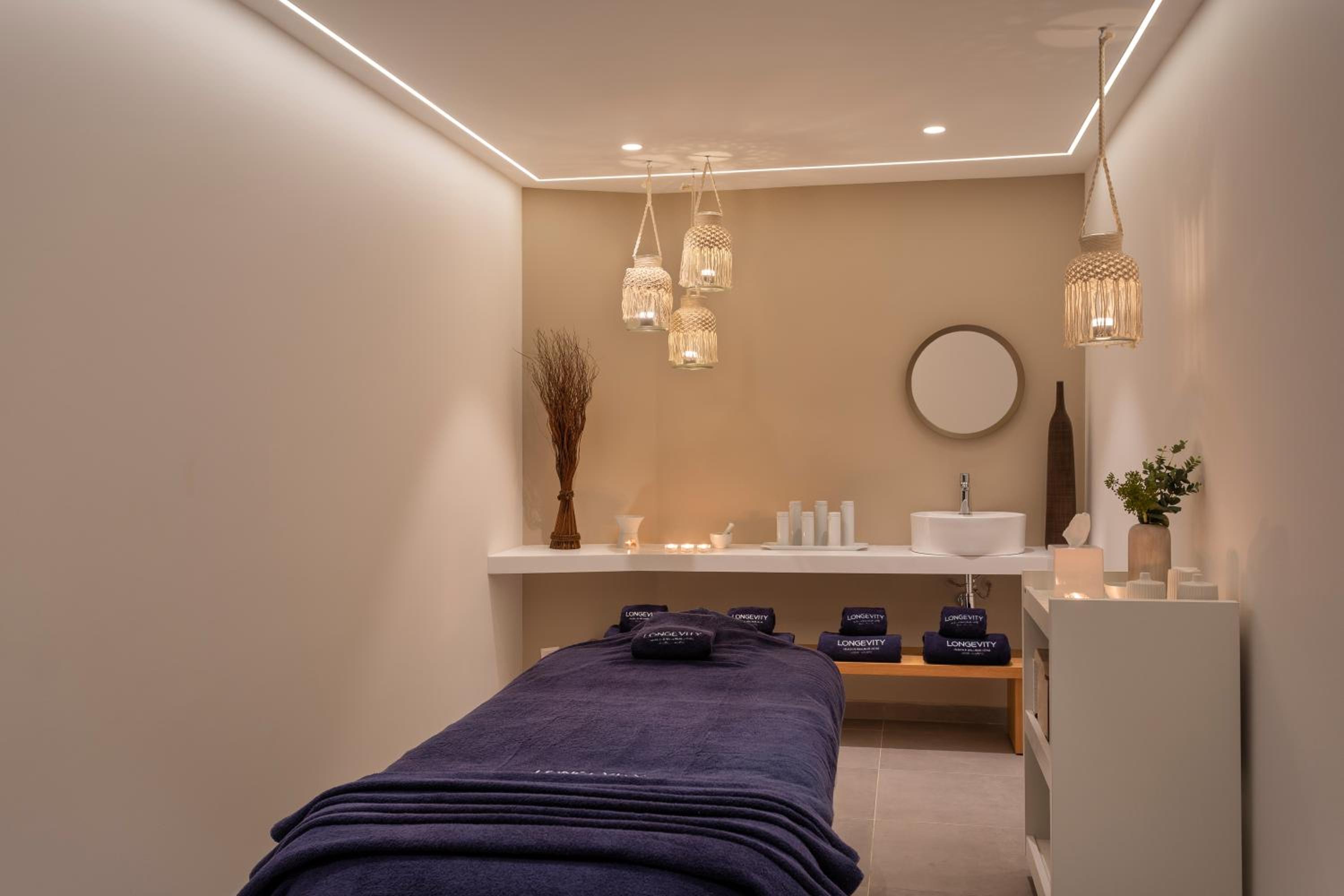 Longevity Health & Wellness Hotel - Adults Only