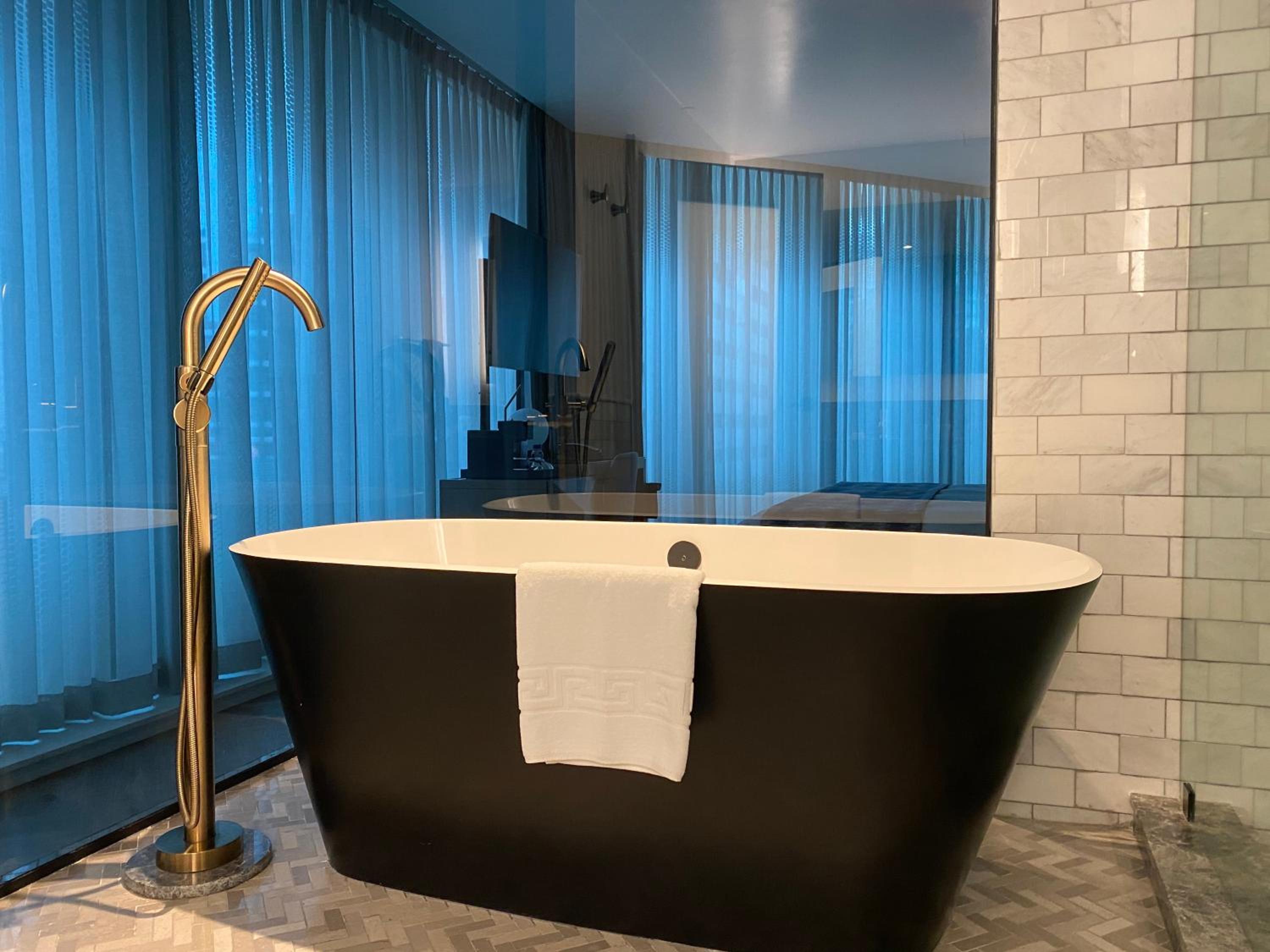 EXchange Hotel Vancouver