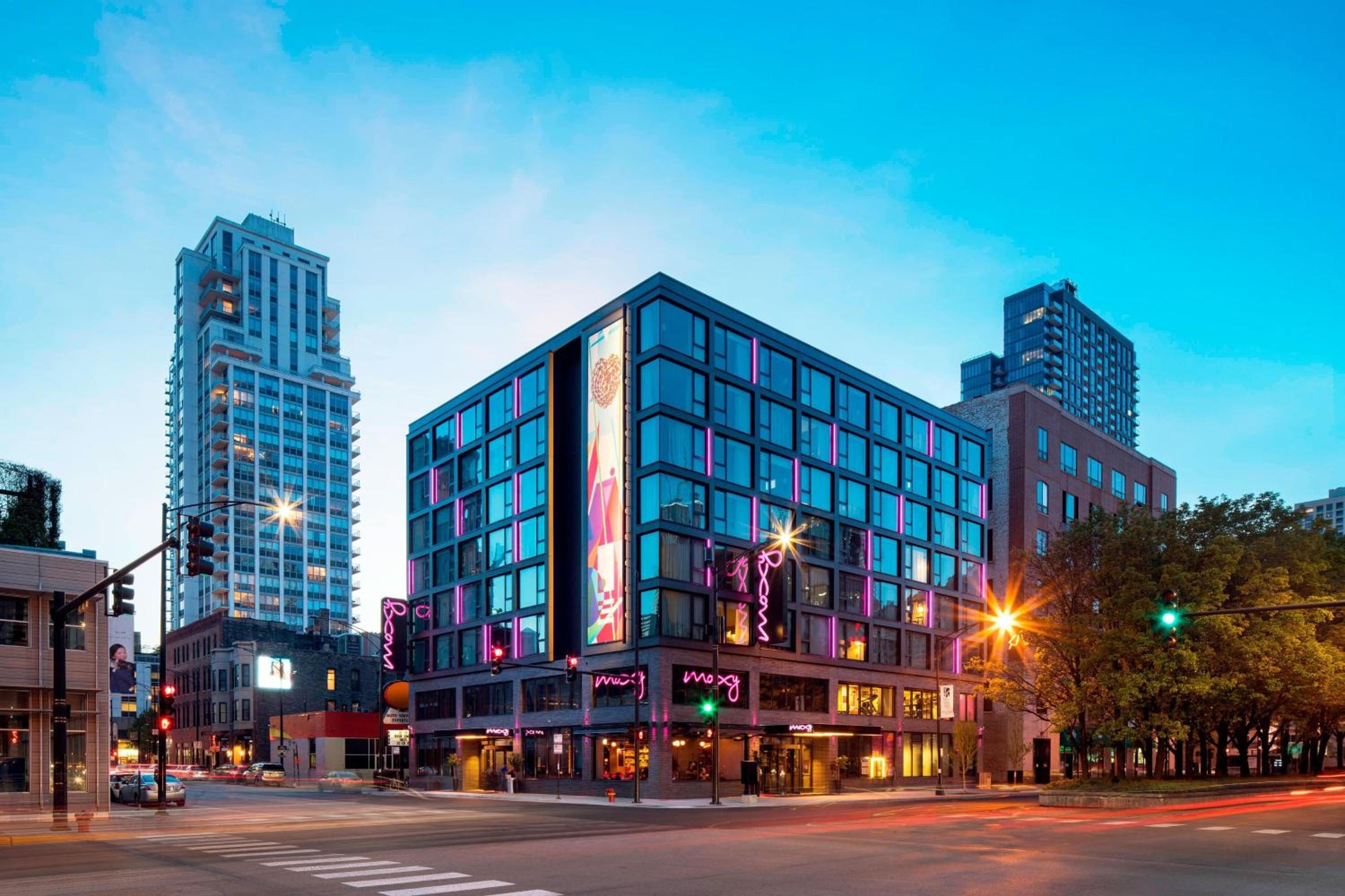 Moxy Chicago Downtown