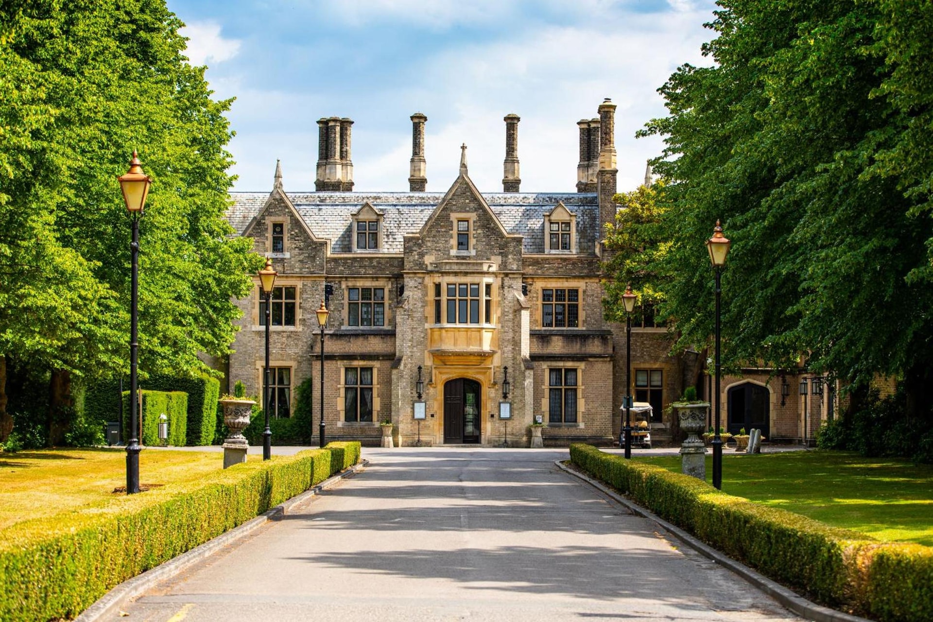Foxhills Club & Resort, Chertsey — padel hotel