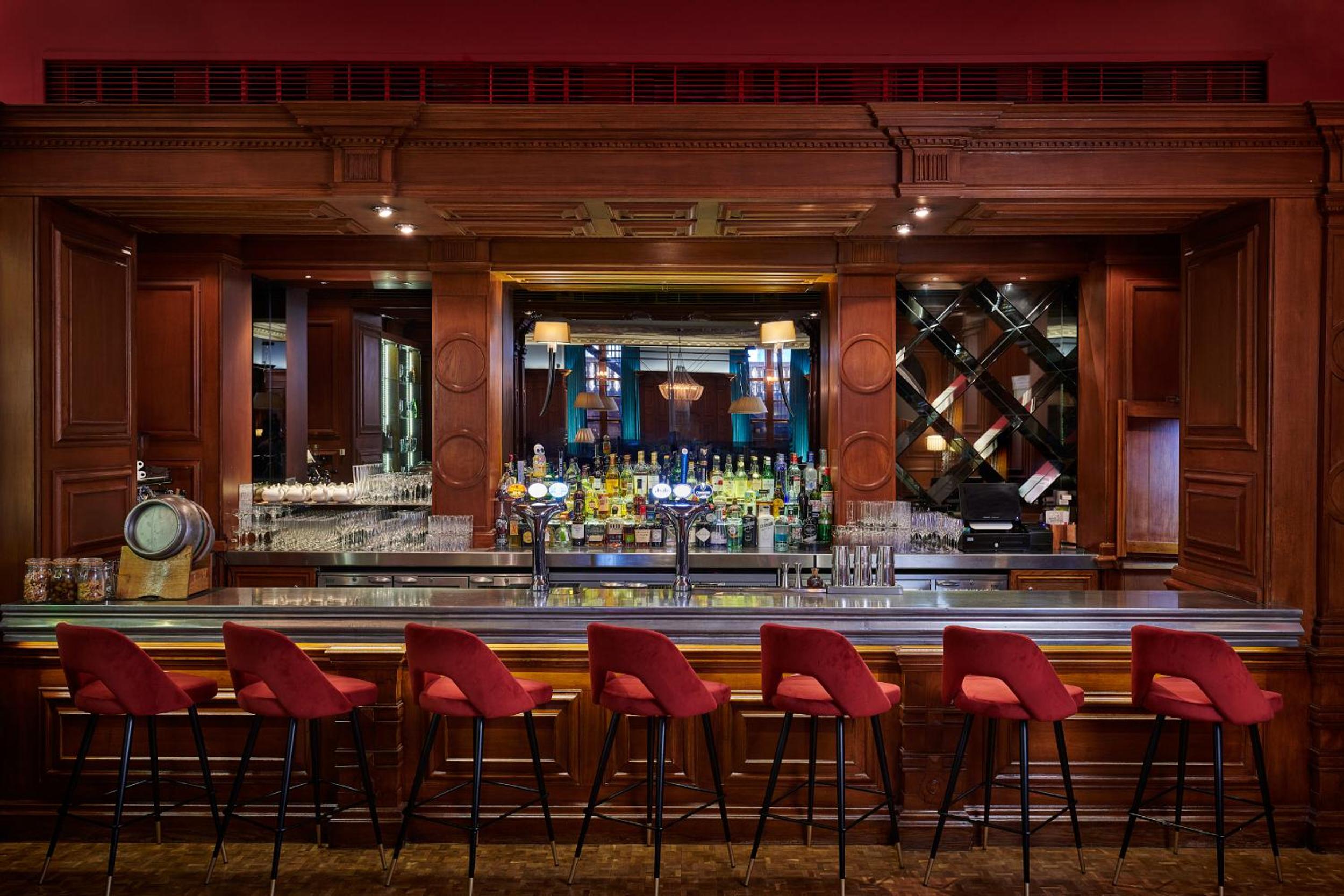 bar