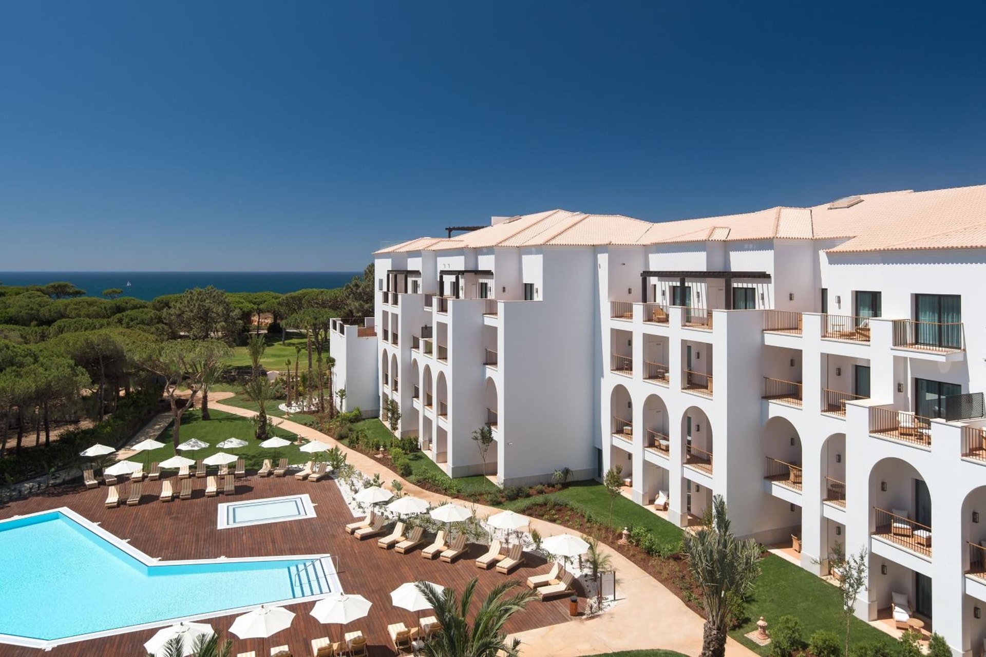 Pine Cliffs Ocean Suites, a Luxury Collection Resort & Spa, Albufeira — yoga hotel