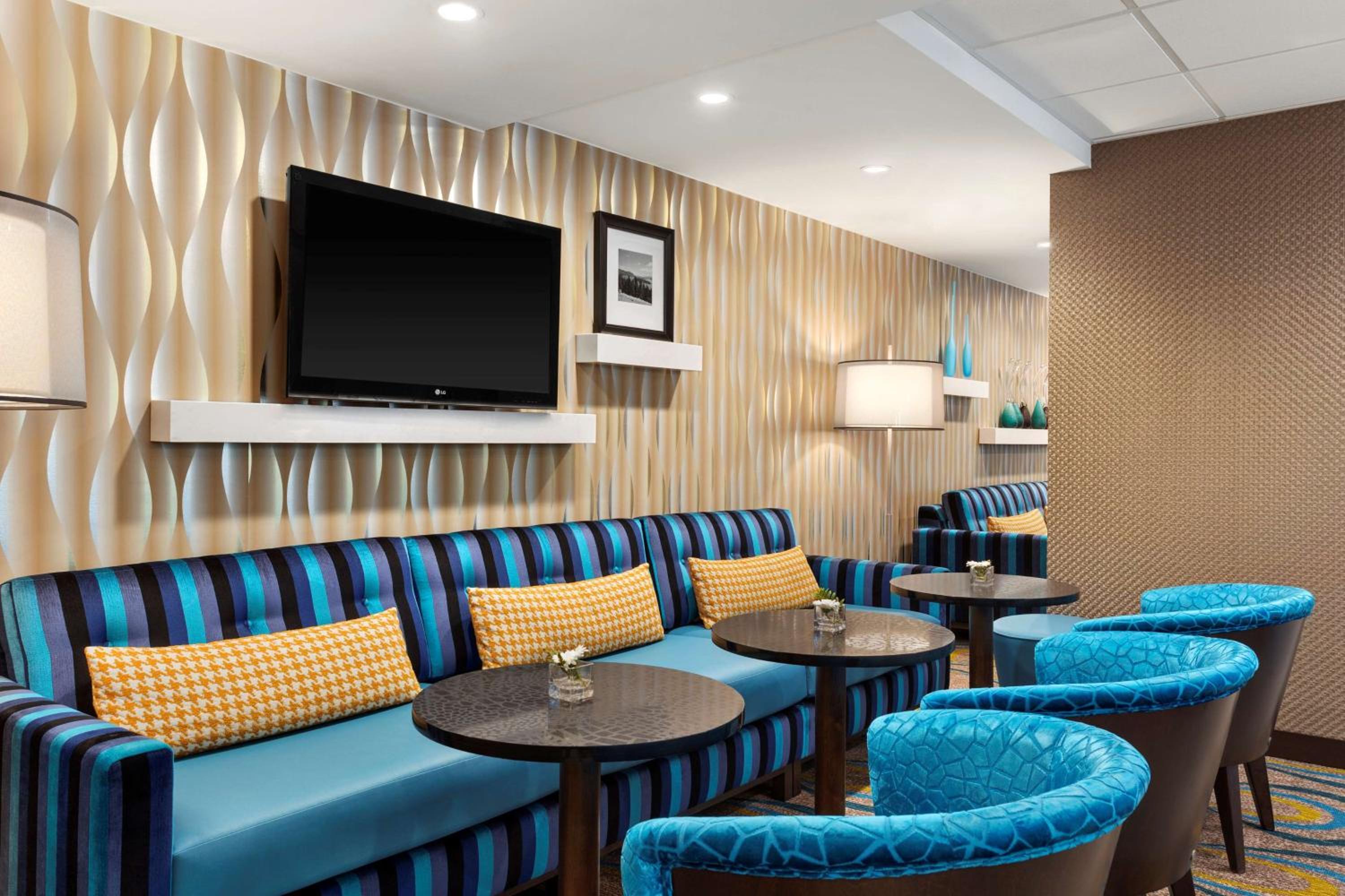 Hampton Inn & Suites, by Hilton - Vancouver Downtown