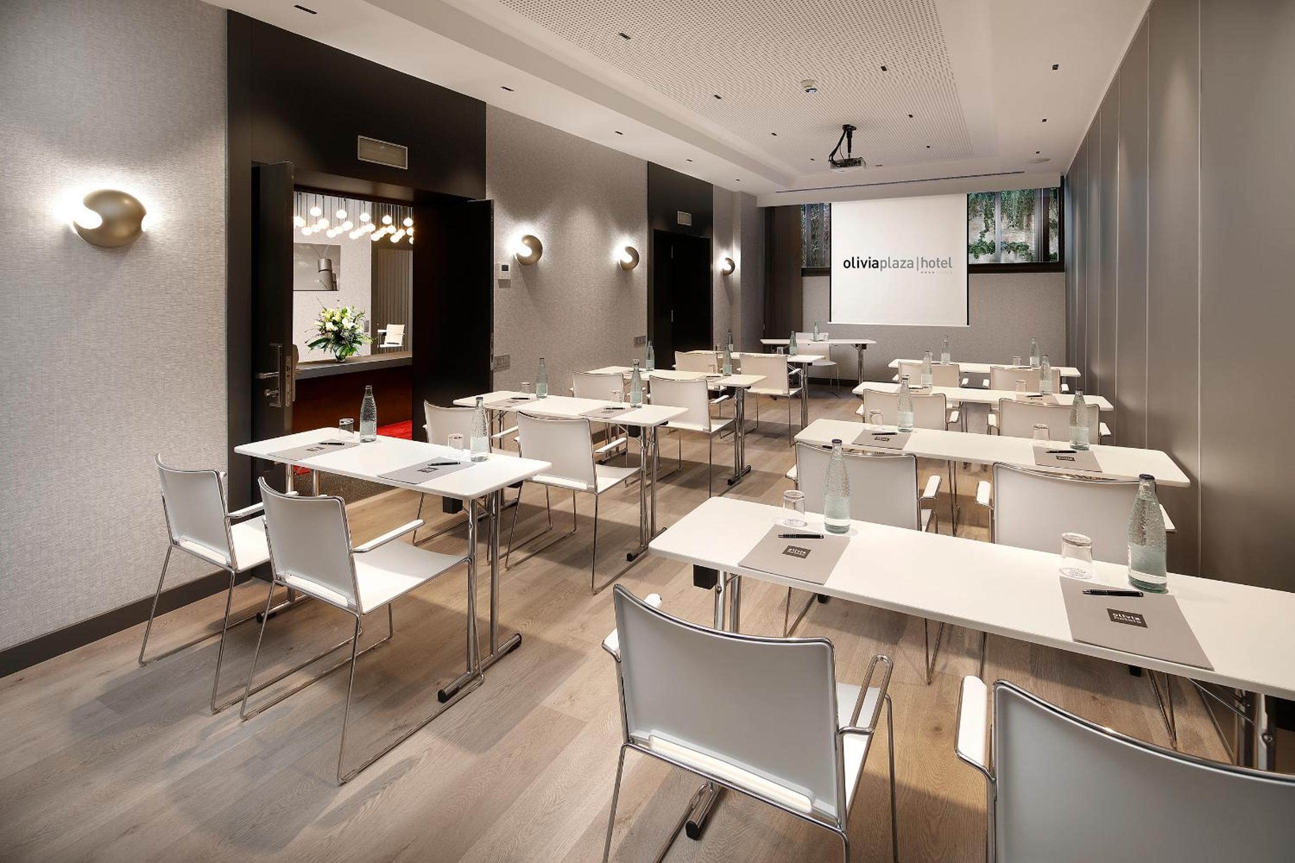 Olivia Plaza Hotel