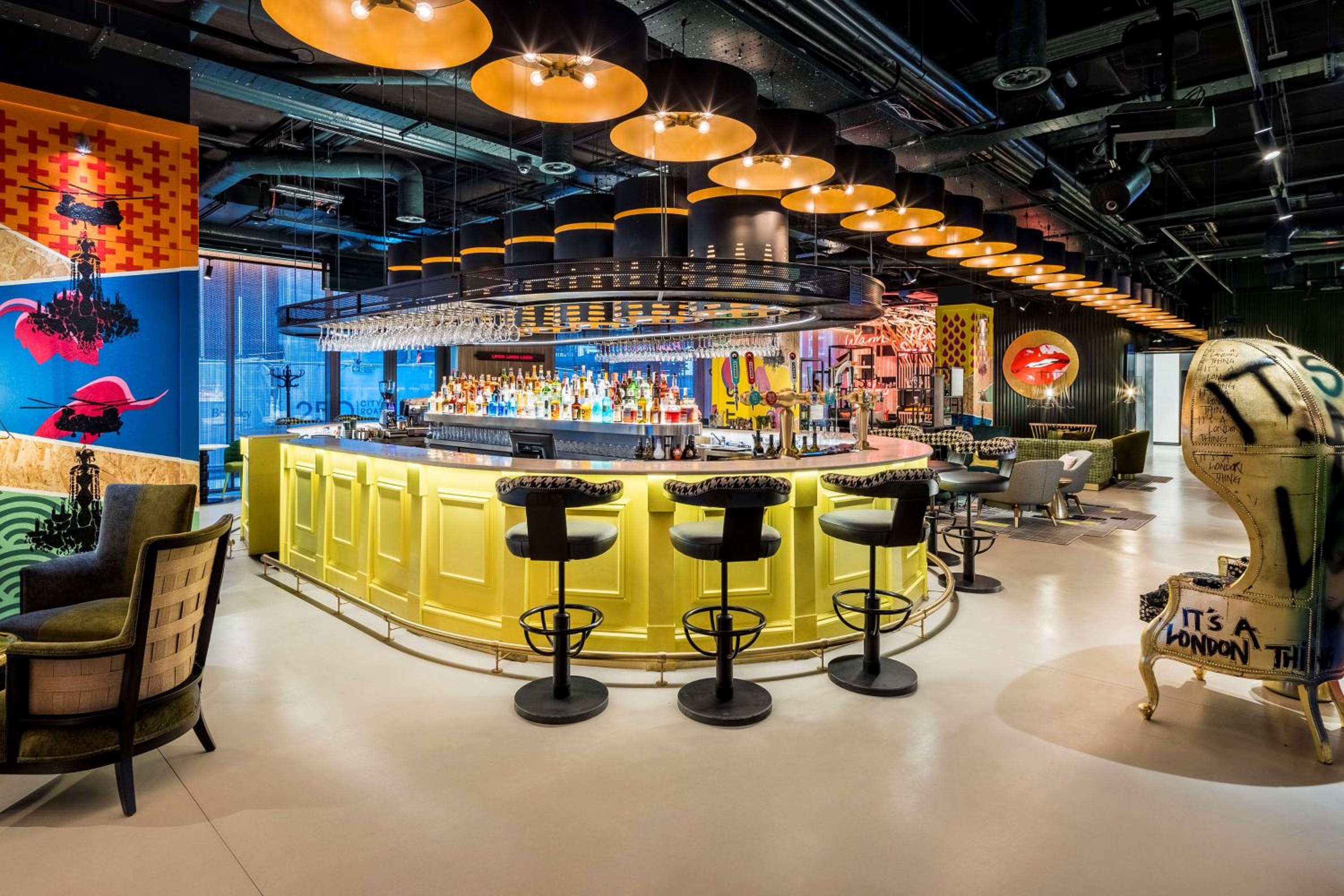 bar