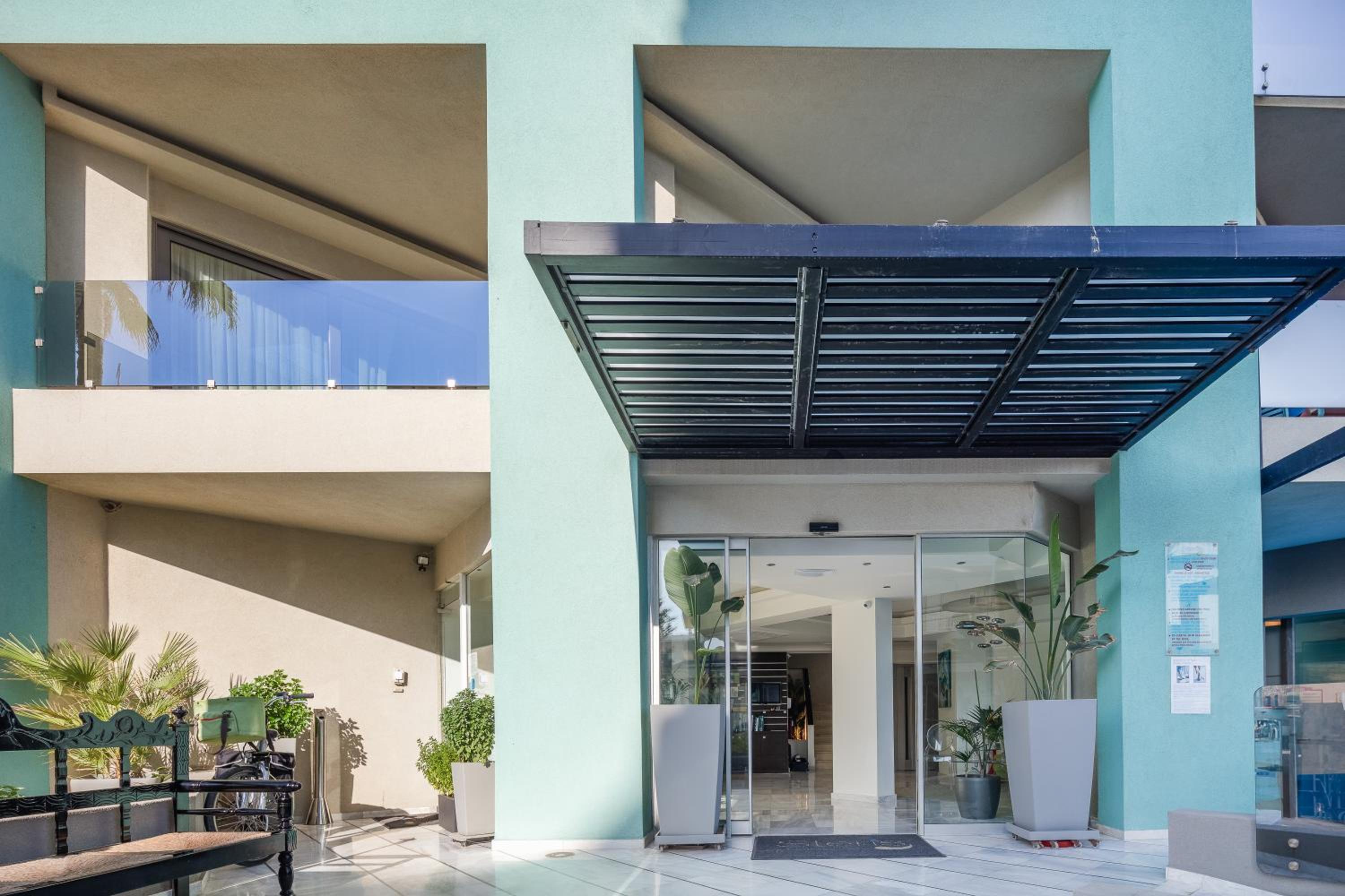 Steris Elegant Beach Hotel