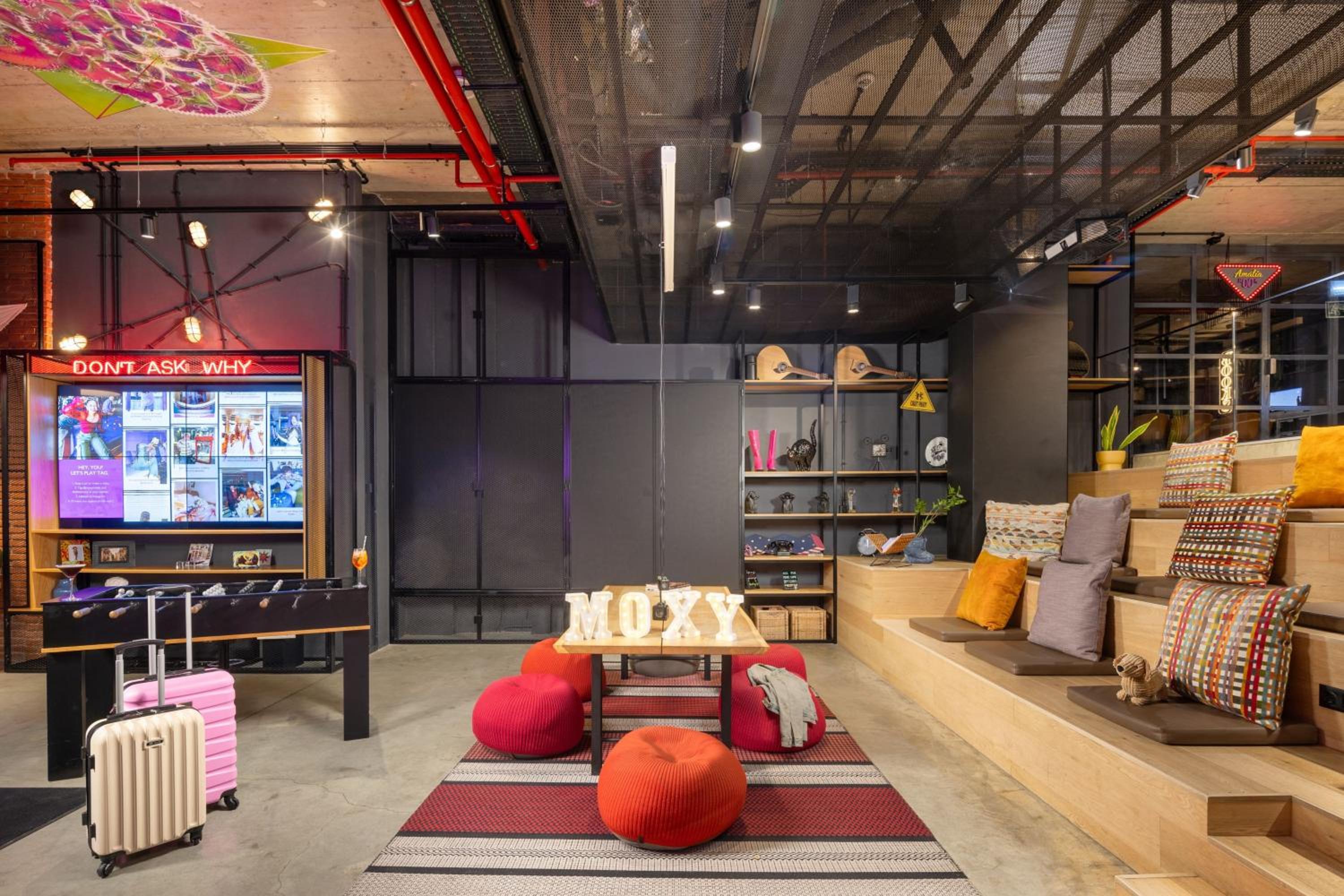 Moxy Lisbon City 6