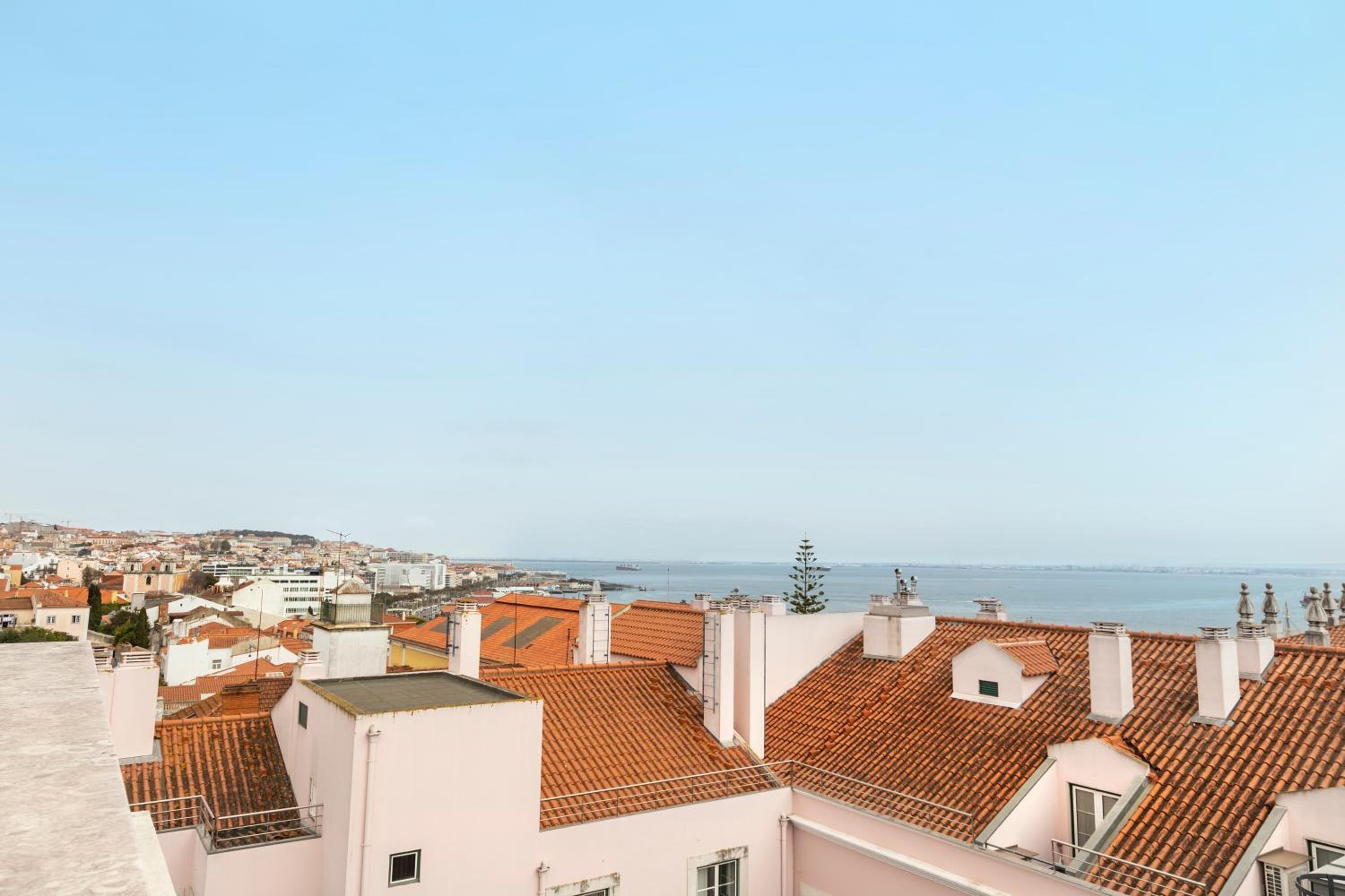 The Emerald House Lisbon - Curio Collection By Hilton