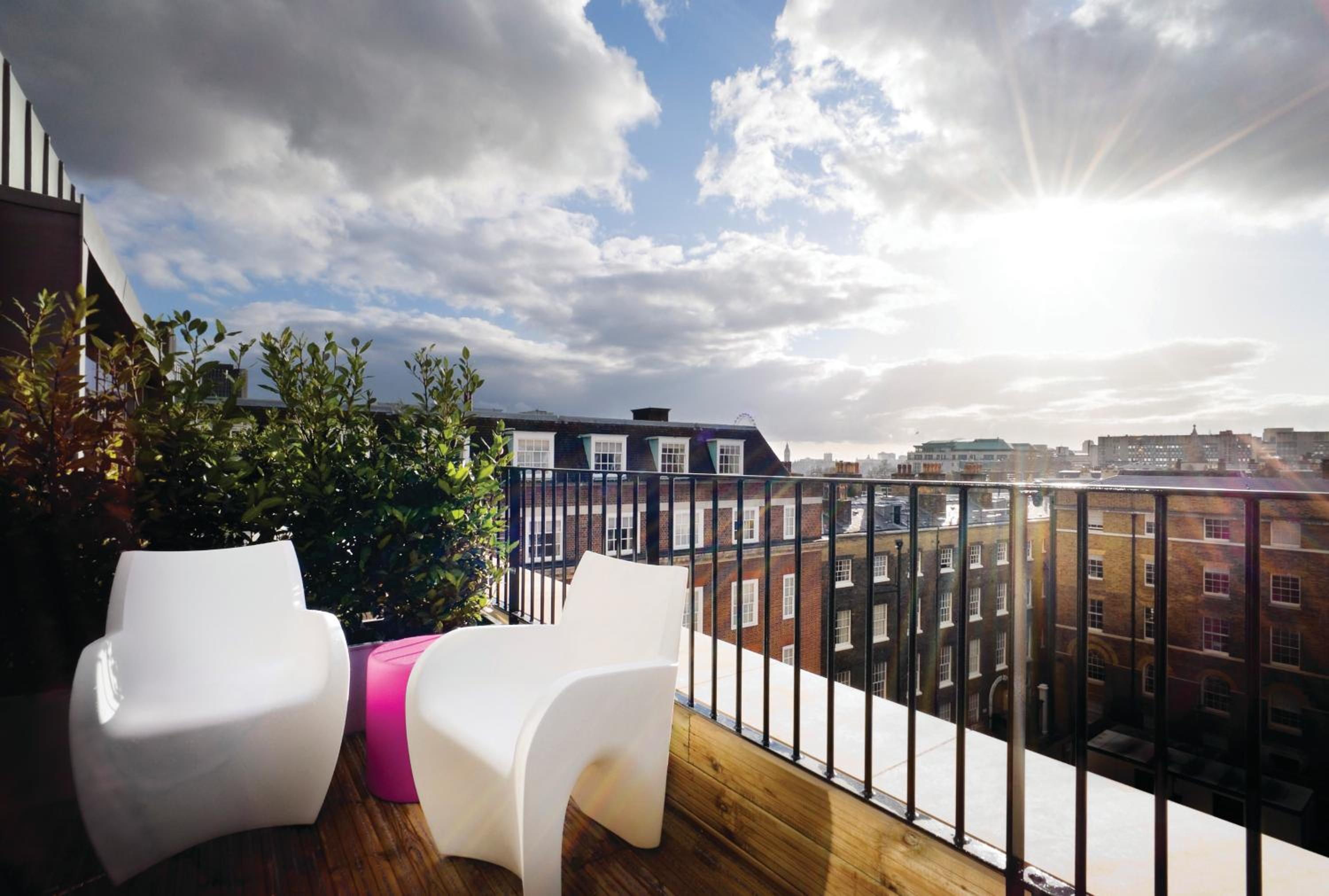 balcony
