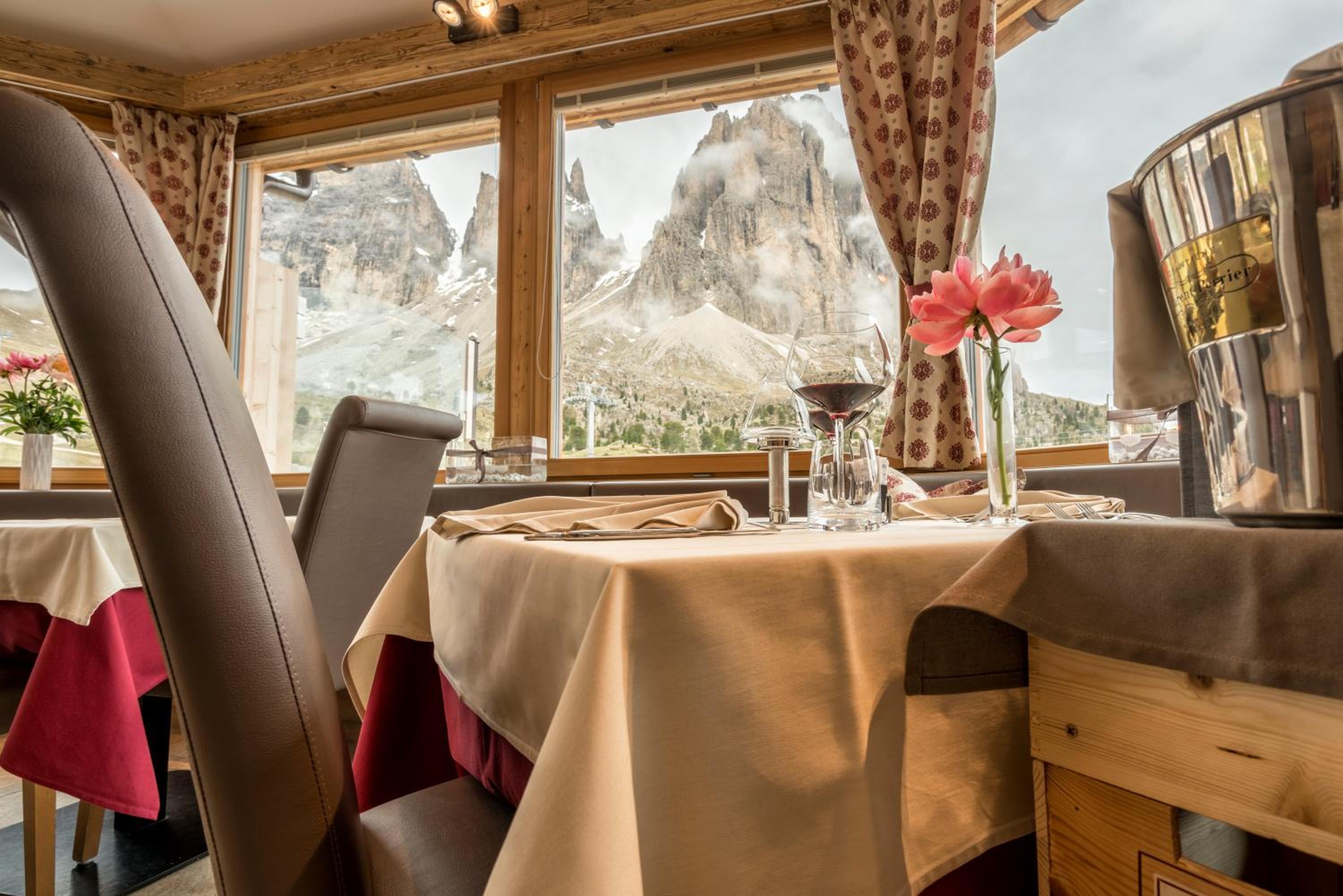 Passo Sella Dolomiti Mountain Resort