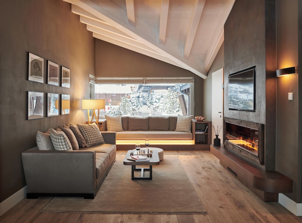SCHLOSS Zermatt - CBD & Adaptogenic Spa and Sport Hotel