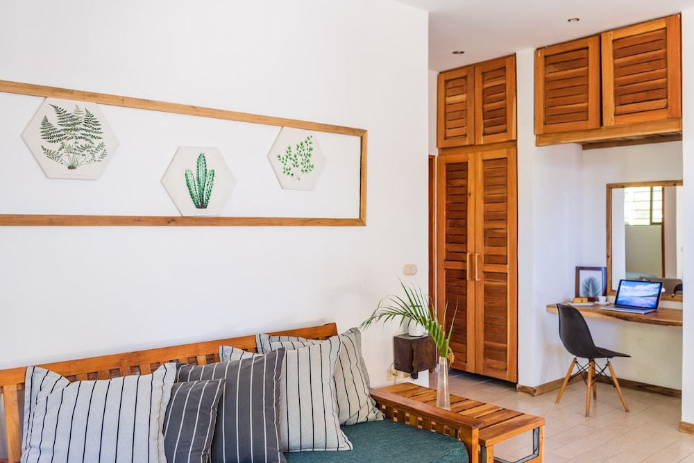 Nautilus Surf & Yoga Villas Santa Teresa