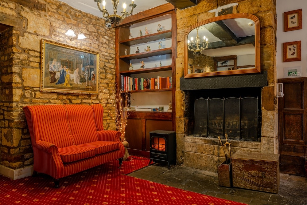 The Crown Hotel 6