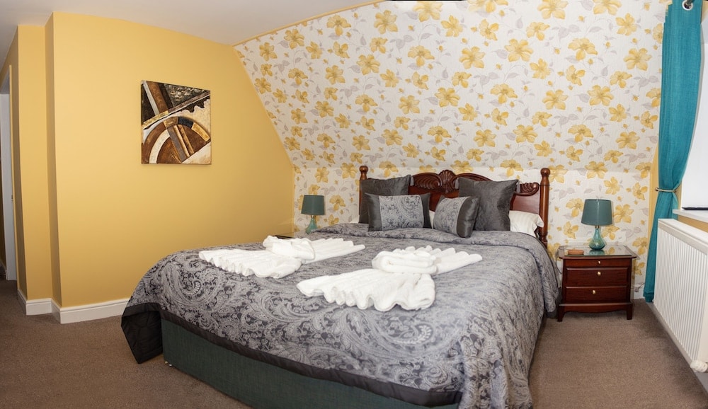 Beaumont House with FREE off-site Health Club - Adults Only
