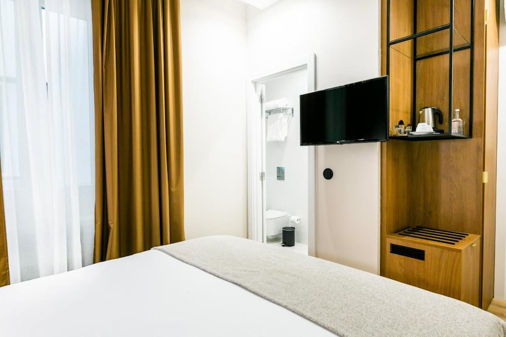Lx SoHo Boutique Hotel by RIDAN Hotels