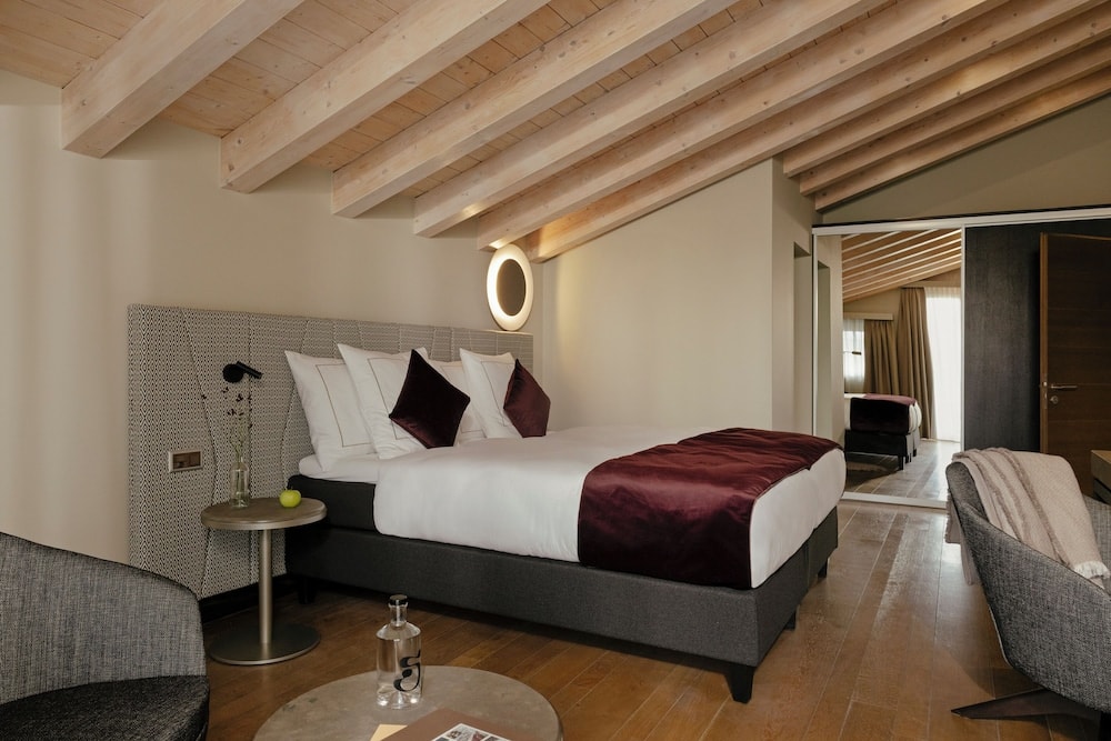 SCHLOSS Zermatt - CBD & Adaptogenic Spa and Sport Hotel