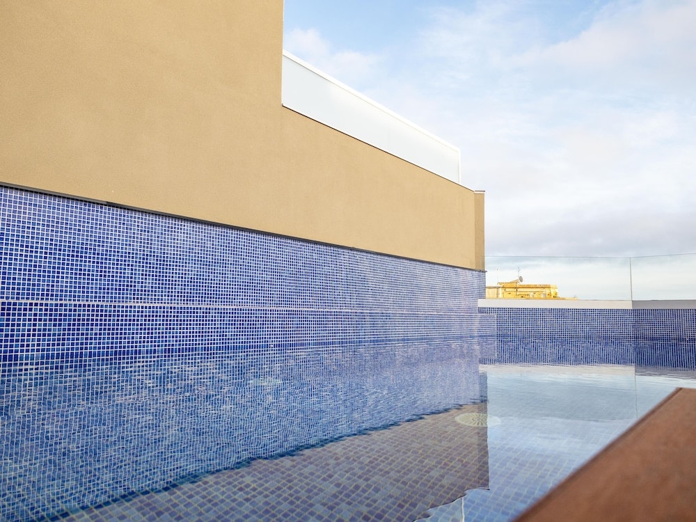 Arcelon Hotel