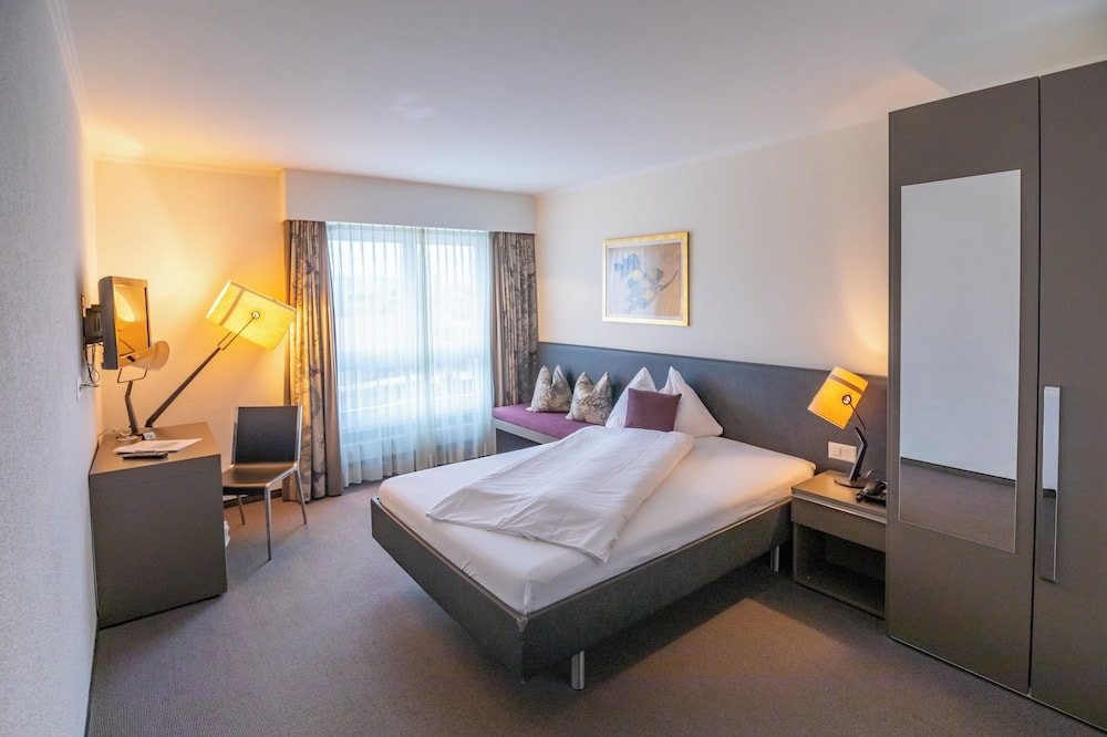 Hotel Holiday